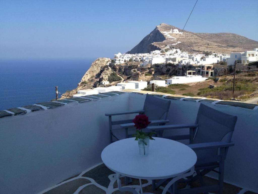 Kifines Suites Folégandros Exteriör bild