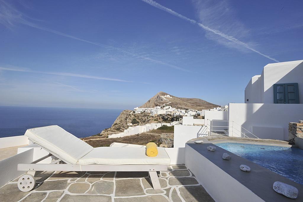 Kifines Suites Folégandros Rum bild