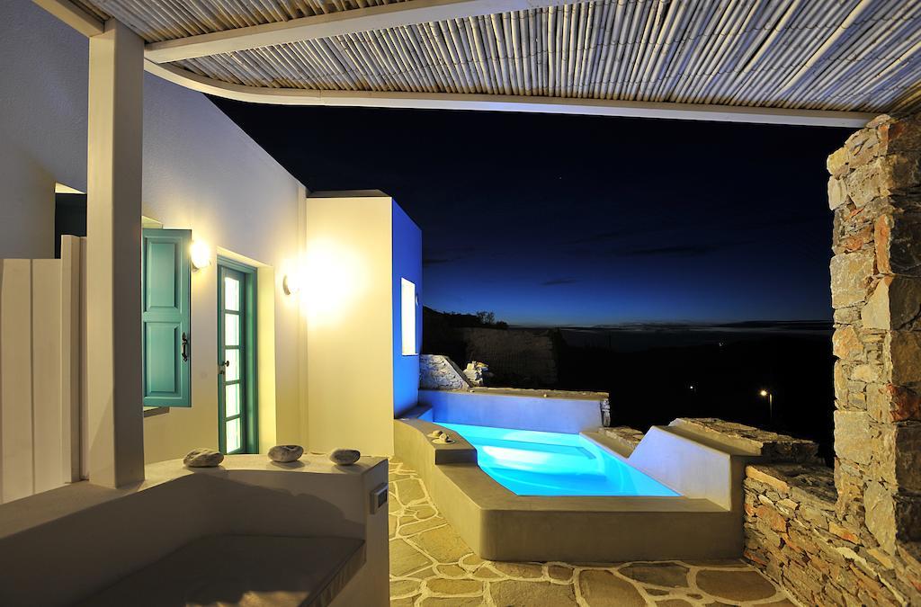 Kifines Suites Folégandros Rum bild